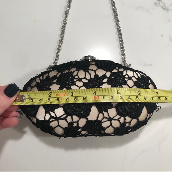 Sondra Roberts clutch - champagne and black lace - Picture 5 of 8